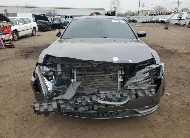 
								2016 Chrysler 300 full									