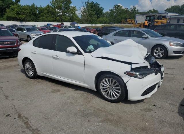 
								2022 Alfa romeo Giulia full									