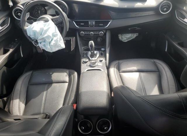 
								2022 Alfa romeo Giulia full									
