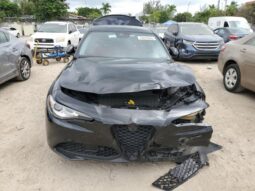 
										2021 Alfa romeo Giulia full									