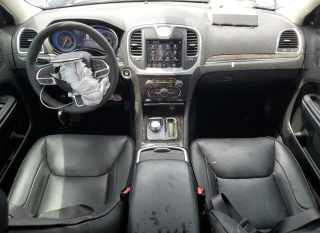 
								2022 Chrysler 300 full									