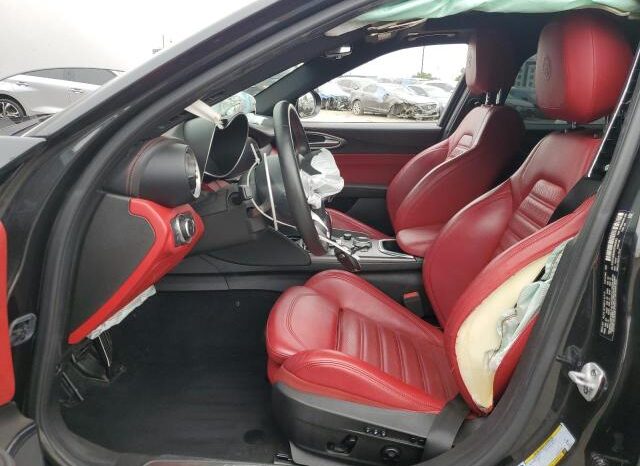 
								2021 Alfa romeo Giulia full									