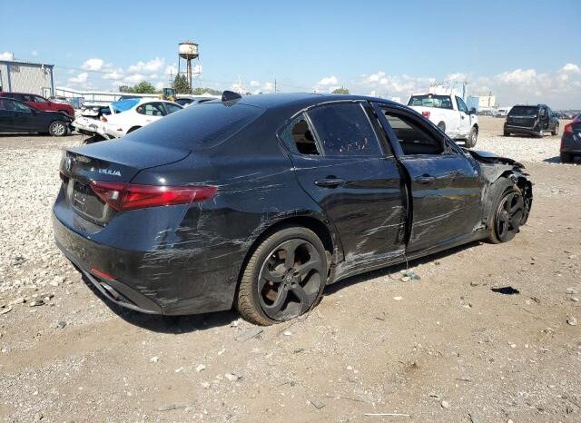 
								2017 Alfa romeo Giulia q4 full									