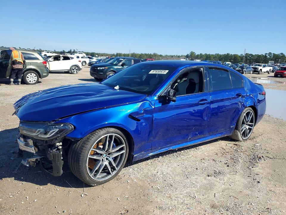 2022 BMW M5