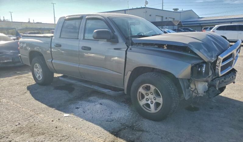 
								2005 Dodge Dakota full									