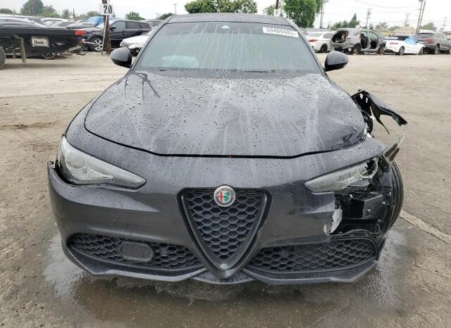 
								2021 Alfa romeo Giulia full									