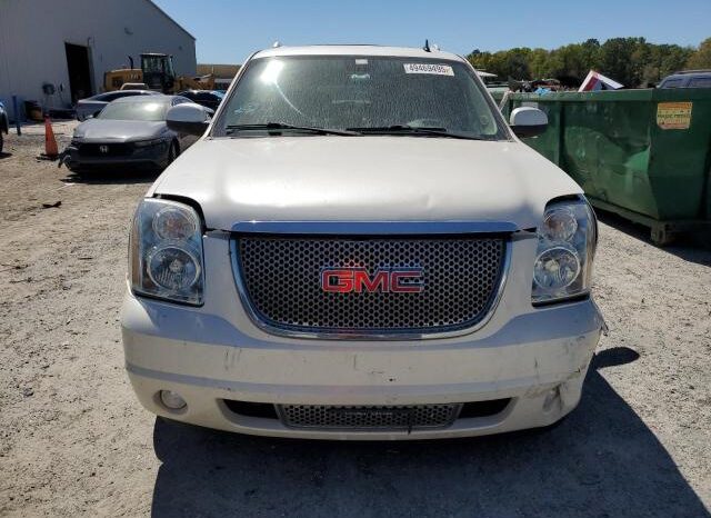 
								2014 Gmc Yukon full									