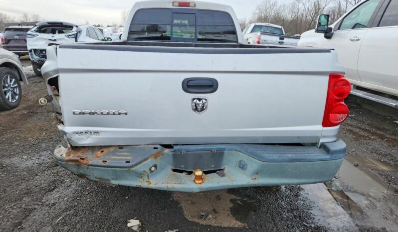 
								2005 Dodge Dakota full									