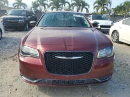 
										2019 Chrysler 300 full									