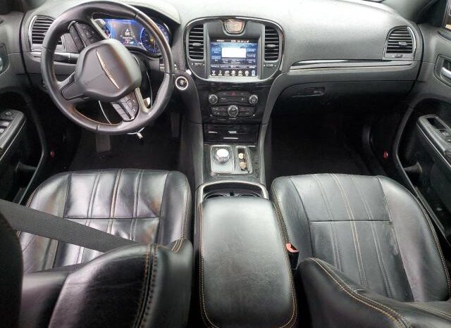 
								2016 Chrysler 300 full									