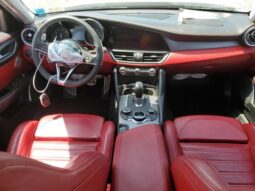 
										2017 Alfa romeo Giulia full									