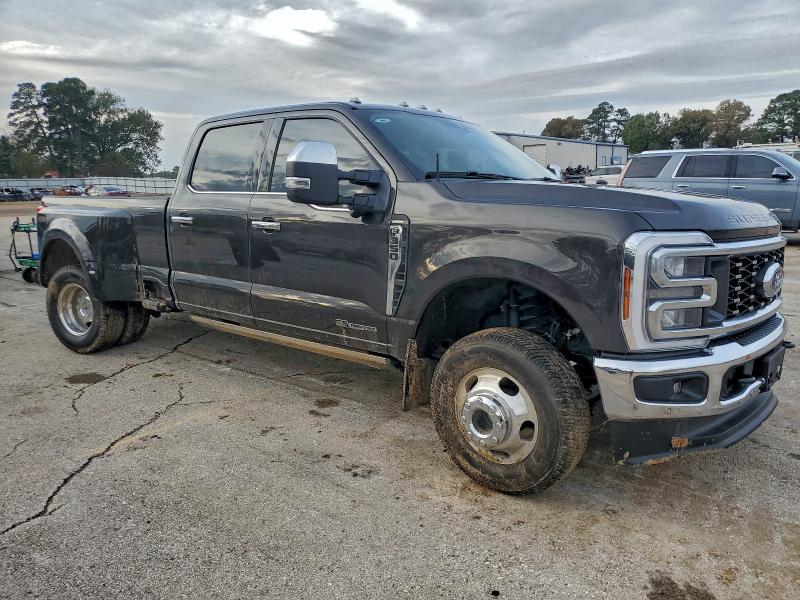 2025 Ford F350
