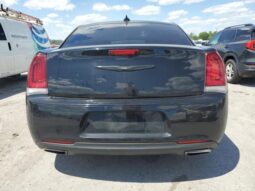 
										2019 Chrysler 300 full									