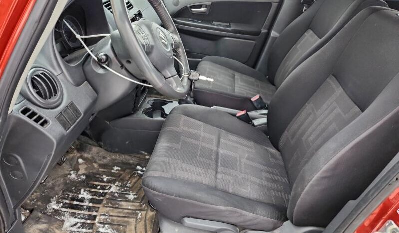 
								2010 Suzuki Sx4 full									