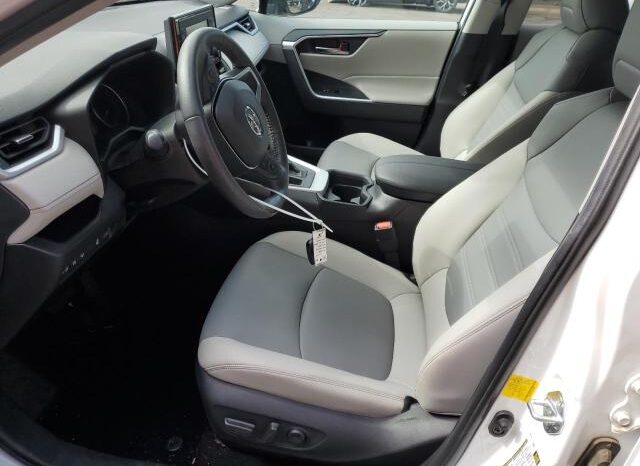 
								2020 Toyota Rav4 full									