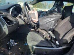 
										2013 Chrysler 200 tourin full									