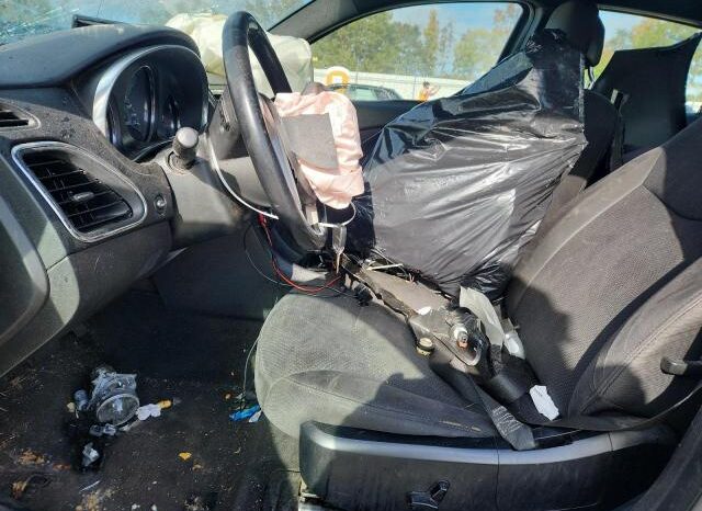 
								2013 Chrysler 200 tourin full									