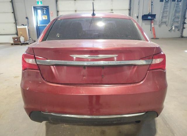 
								2013 Chrysler 200 tourin full									