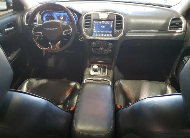 
								2020 Chrysler 300 full									