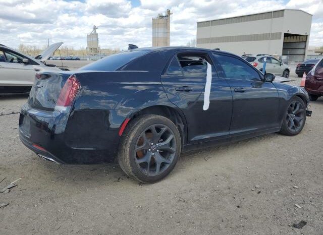 
								2023 Chrysler 300 full									