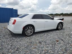 
										2019 Chrysler 300 full									