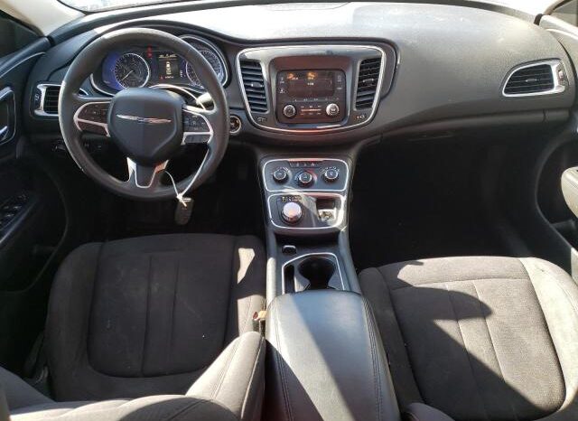 
								2015 Chrysler 200 lx full									