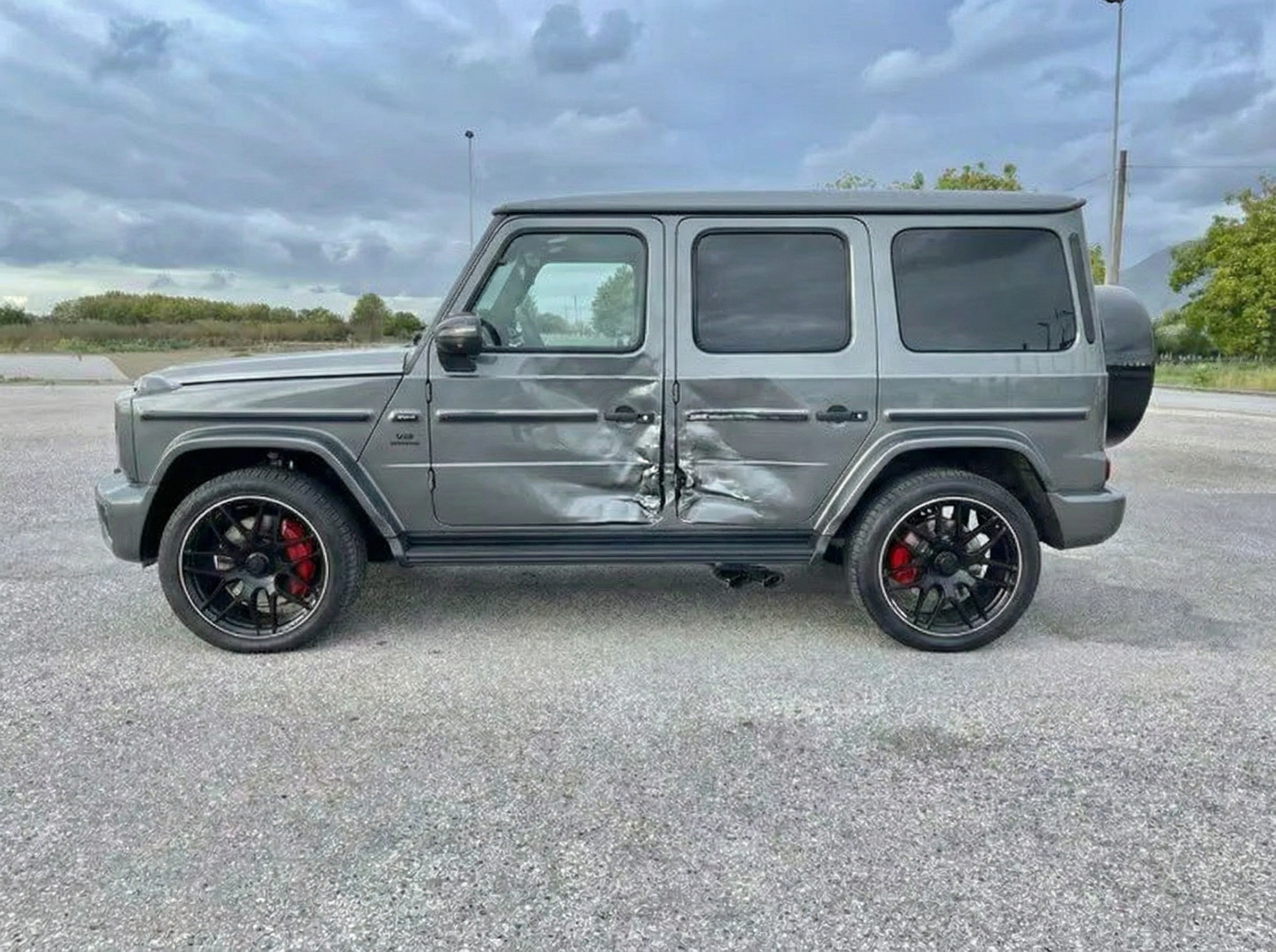 MERCEDES BENZ G63
