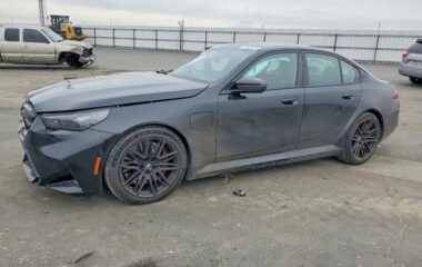 2025 BMW M5