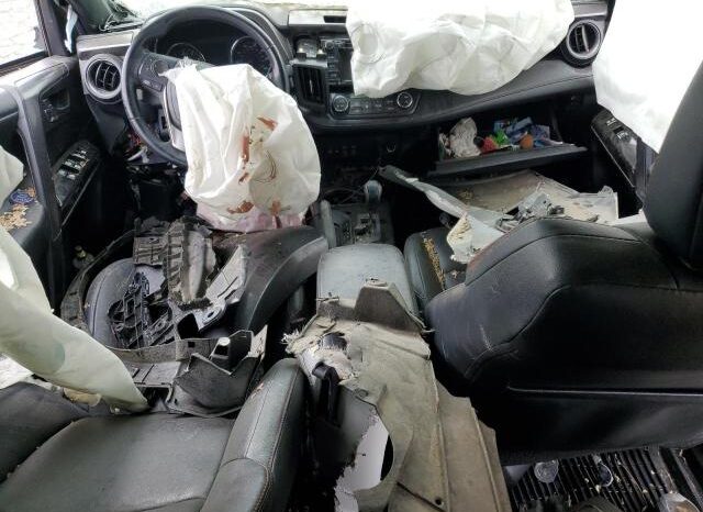 
								2018 Toyota Rav4 full									