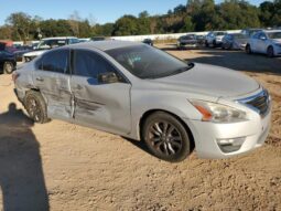 
										2015 Nissan Altima 2.5 full									