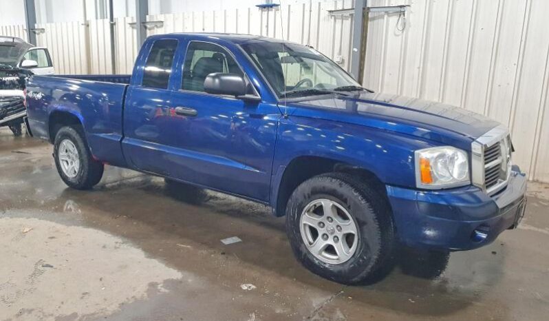 
								2006 Dodge Dakota full									