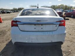 
										2013 Chrysler 200 tourin full									