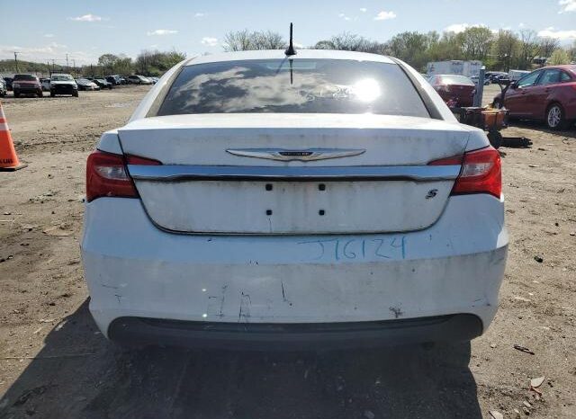 
								2013 Chrysler 200 tourin full									