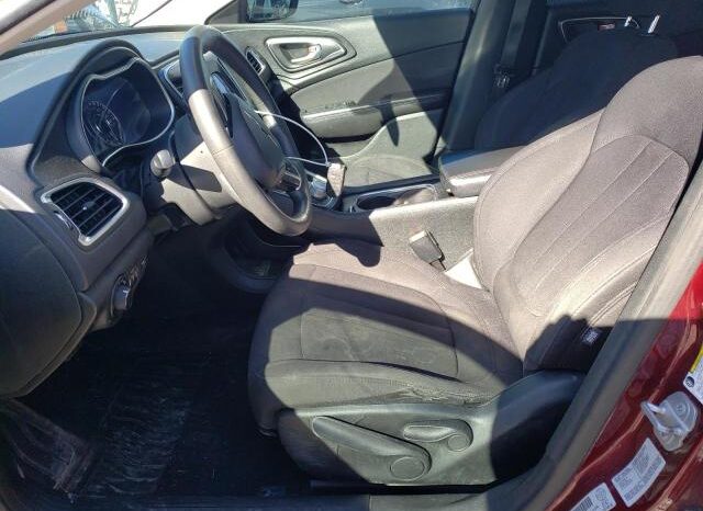 
								2015 Chrysler 200 lx full									
