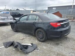 
										2013 Chrysler 200 lx full									