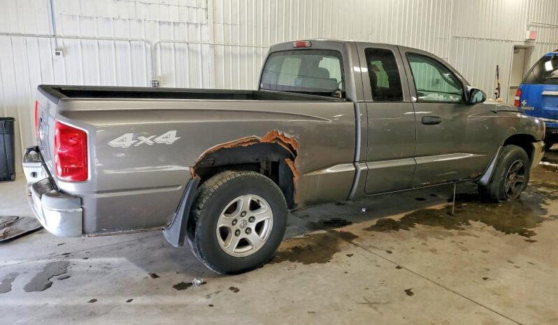 
								2005 Dodge Dakota full									