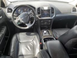 
										2018 Chrysler 300 full									