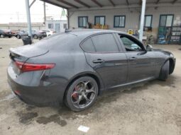 
										2021 Alfa romeo Giulia full									