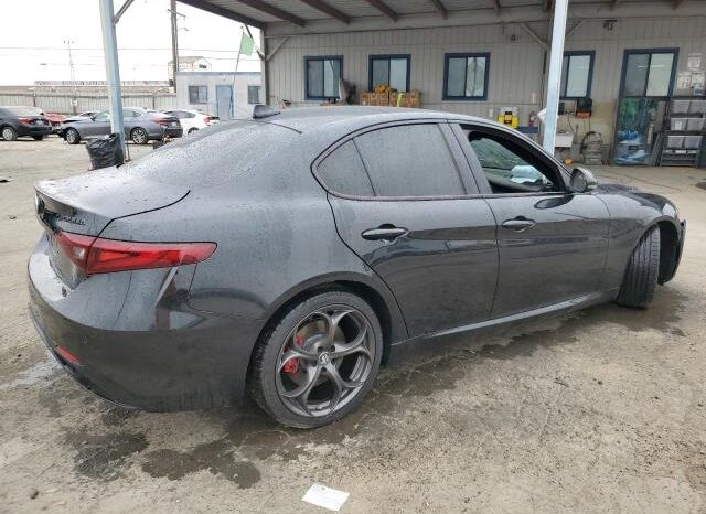 
								2021 Alfa romeo Giulia full									