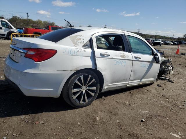 2013 Chrysler 200 tourin