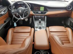 
										2017 Alfa romeo Giulia full									