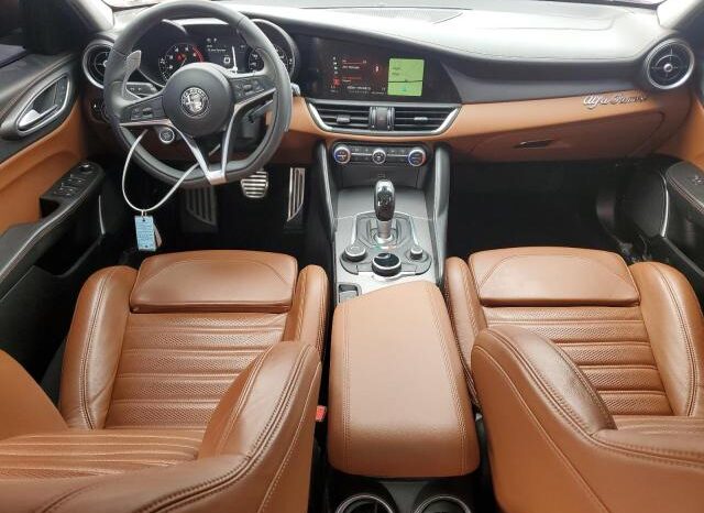 
								2017 Alfa romeo Giulia full									