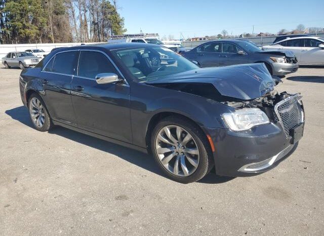 
								2019 Chrysler 300 full									