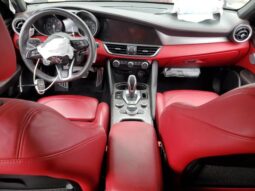 
										2021 Alfa romeo Giulia full									