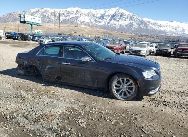 
								2018 Chrysler 300 full									