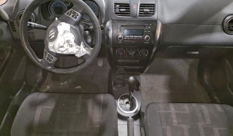 
								2010 Suzuki Sx4 full									