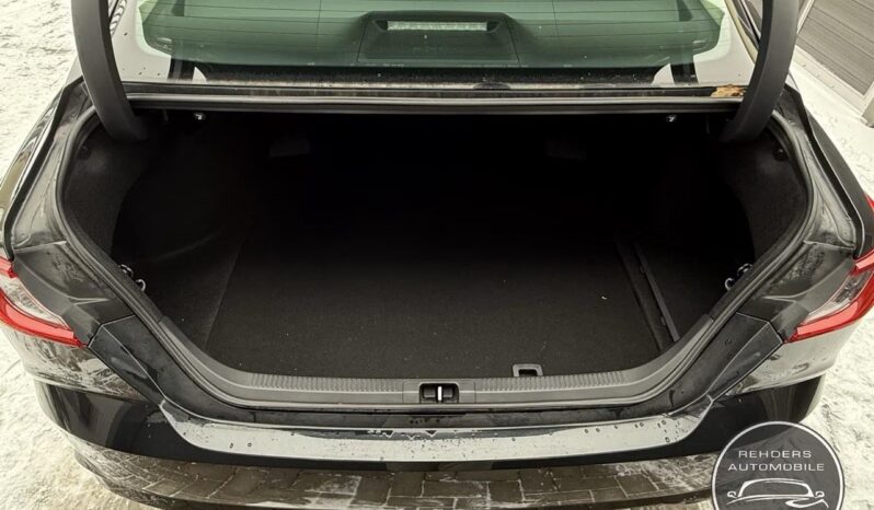 
								TOYOTA CAMRY Hybrid full									