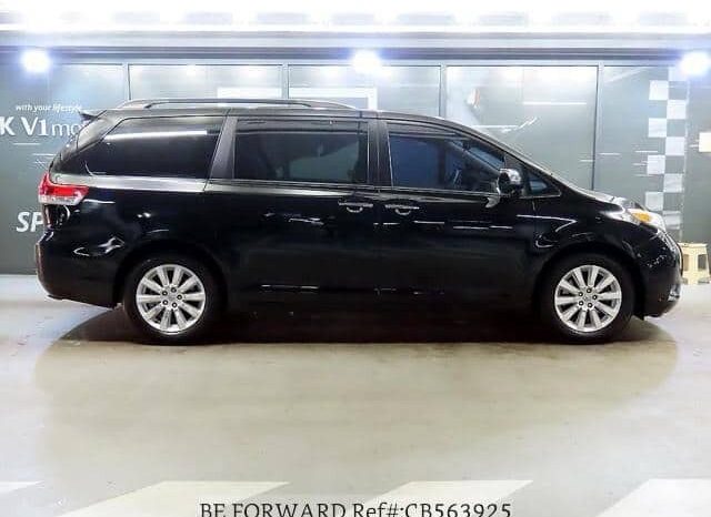 
								Toyota Sienna full									