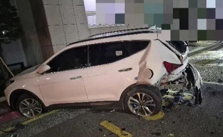 
								HYUNDAI SANTA FE full									