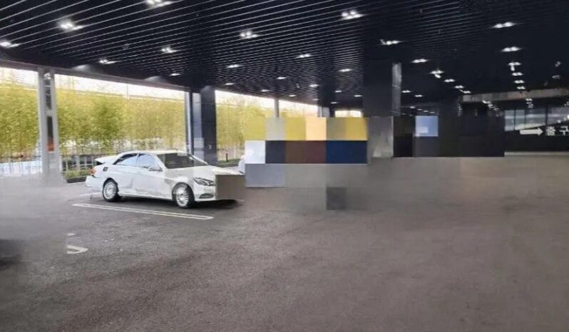 
								MERCEDES E300 4Matic full									